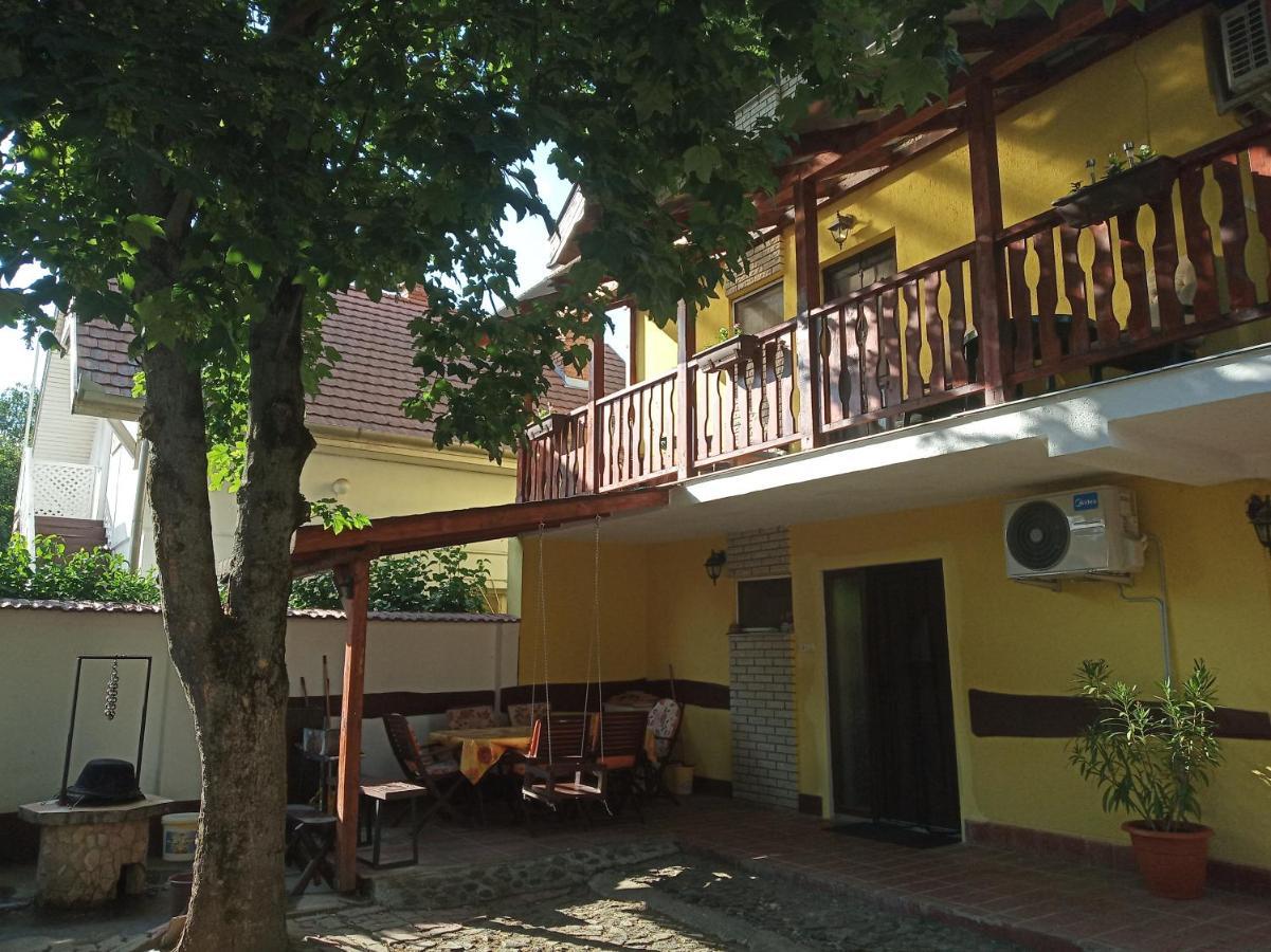 Bazsi Apartman Hajduszoboszlo Bagian luar foto