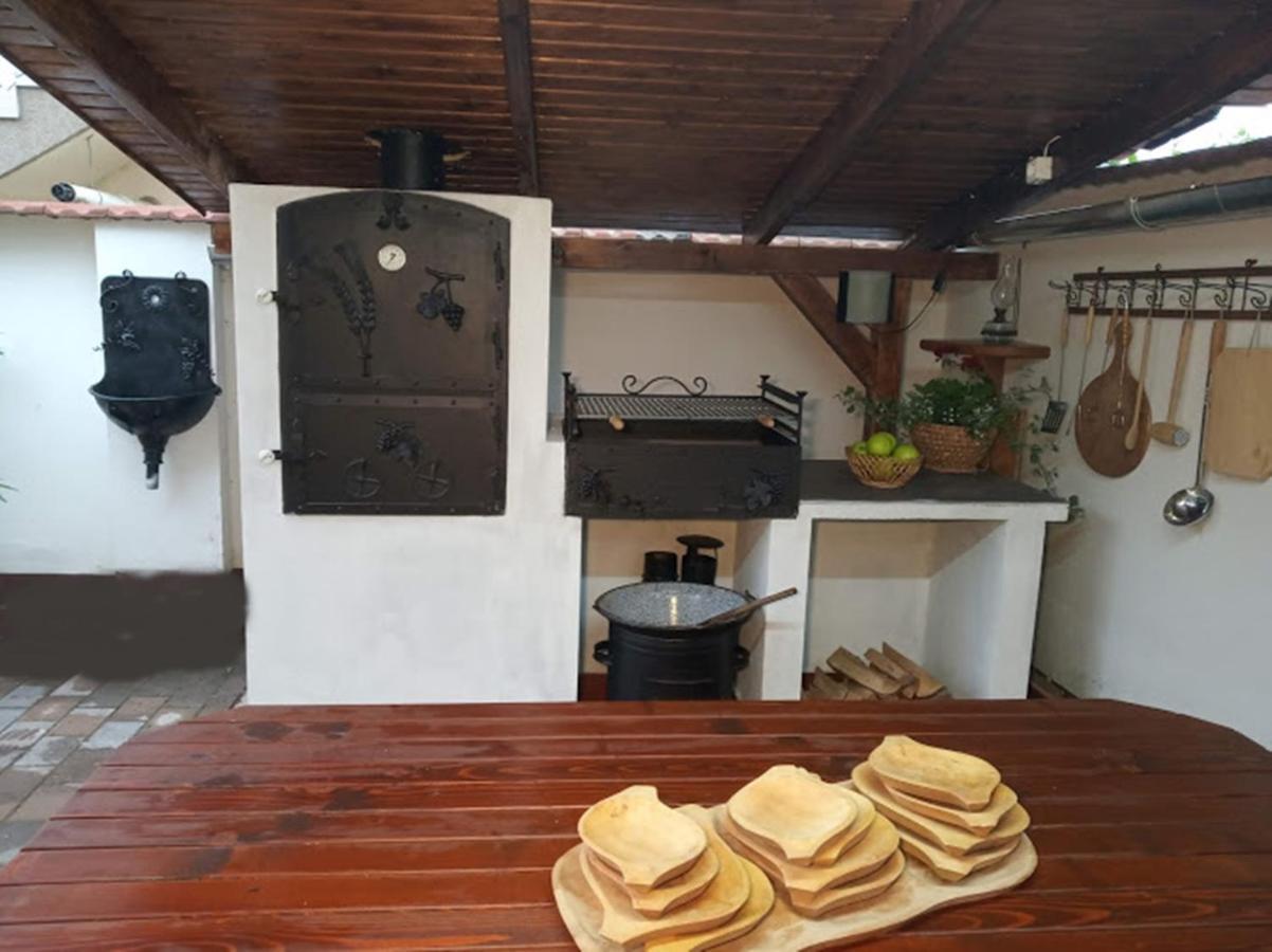 Bazsi Apartman Hajduszoboszlo Bagian luar foto
