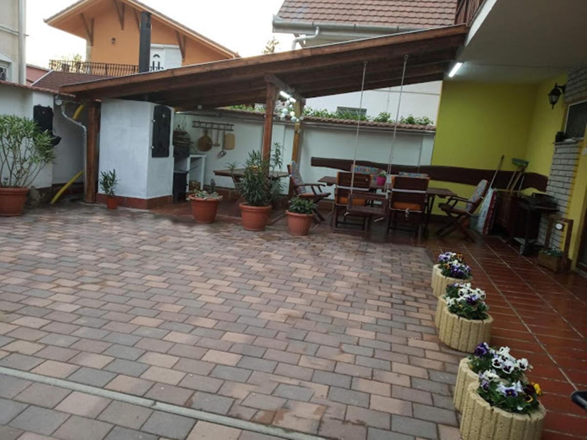 Bazsi Apartman Hajduszoboszlo Bagian luar foto