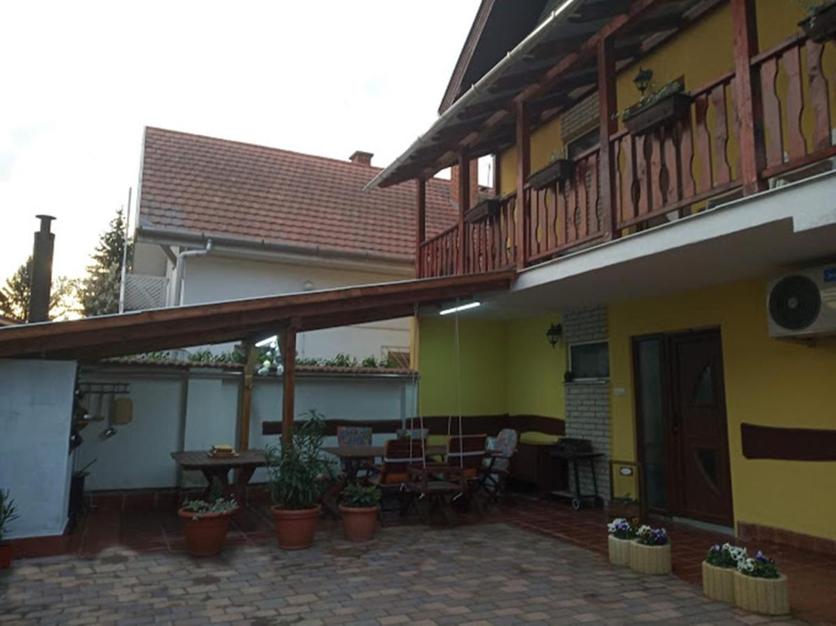 Bazsi Apartman Hajduszoboszlo Bagian luar foto
