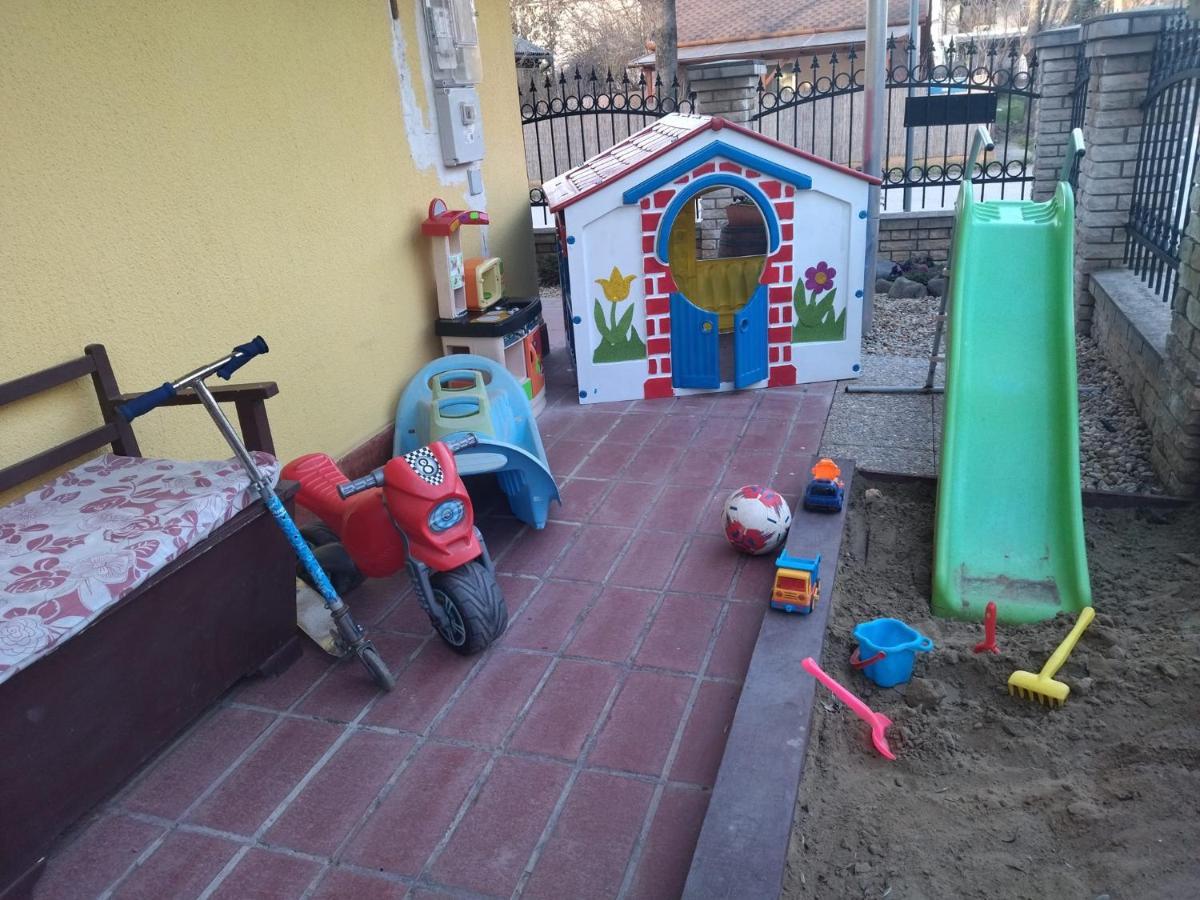 Bazsi Apartman Hajduszoboszlo Bagian luar foto