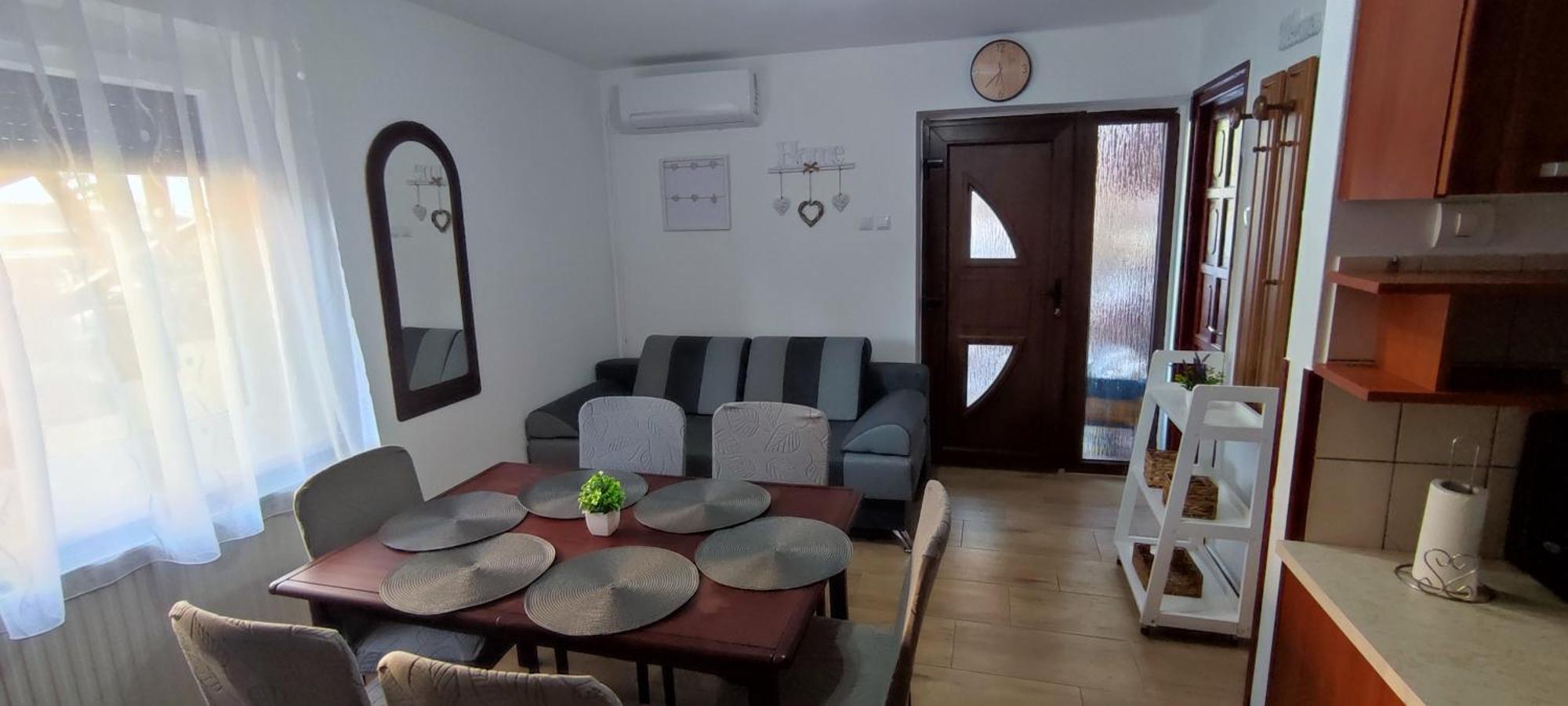 Bazsi Apartman Hajduszoboszlo Bagian luar foto