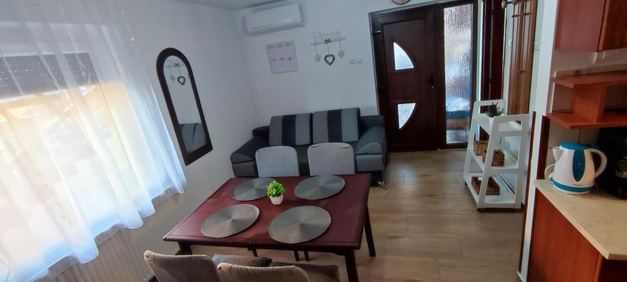 Bazsi Apartman Hajduszoboszlo Bagian luar foto